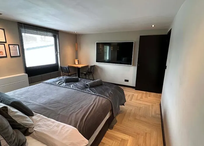 Boutique Le Faucon Bed & Breakfast 3*