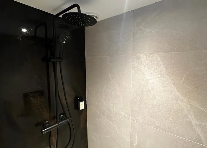 Boutique Le Faucon Bed & Breakfast