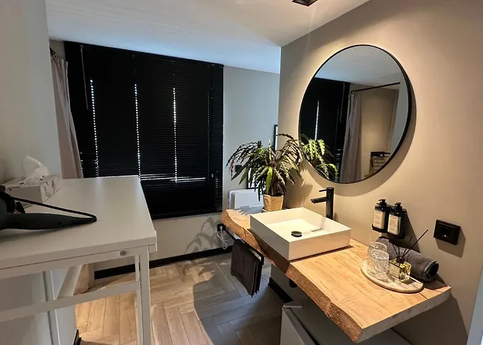 Boutique Le Faucon Bed & Breakfast