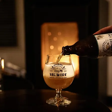 לינה וארוחת בוקר Boutique Le Faucon 3*