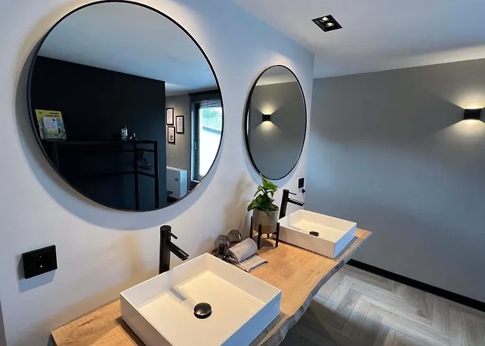 Boutique Le Faucon Валкенбург